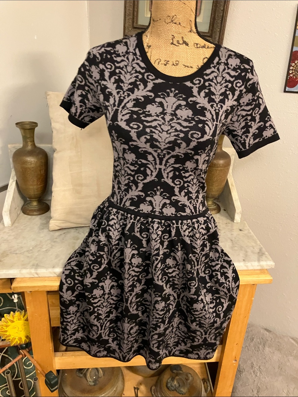 Romeo & Juliet Couture Black and Light Gray Damask Fit & Flare Mini  Sweater M!